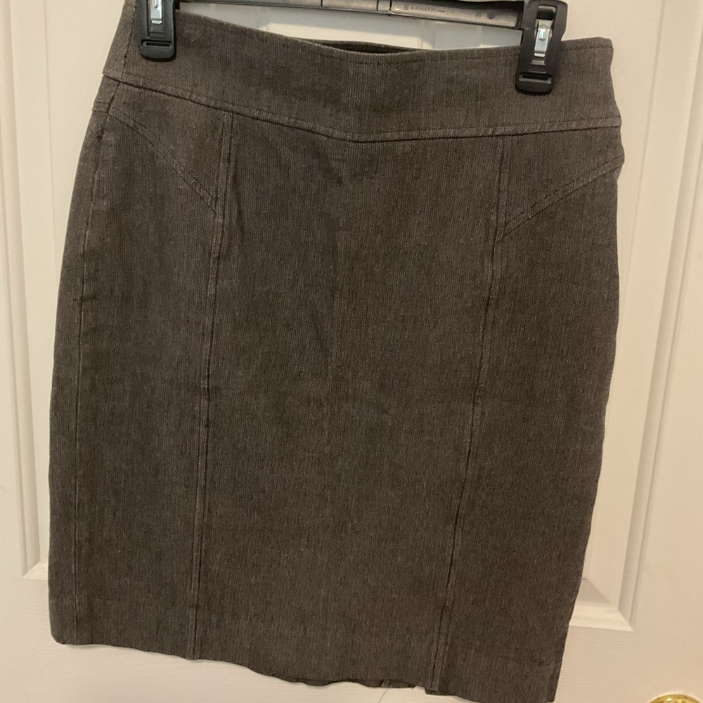 - Banana Republic Skirt Size 4